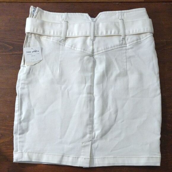 Free People "Livin It Up" Mini Pencil Skirt in White, Size 4 / Small NWT - Picture 4 of 12